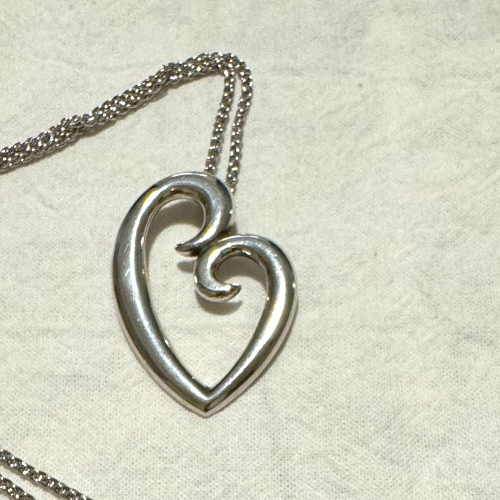James Avery Mother’s Love pendant necklace